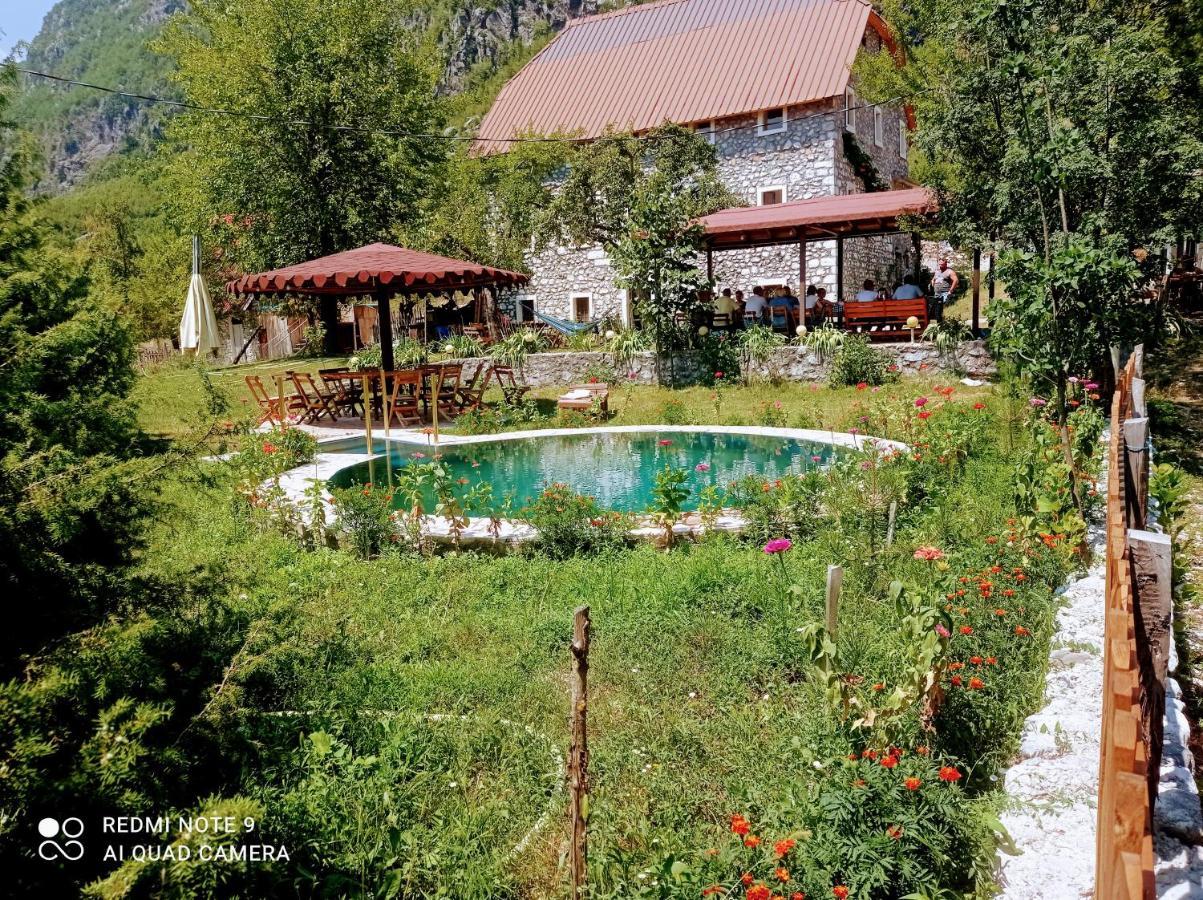 Bjeshkeza Bujtina Hotel Nderlysaj Exterior foto
